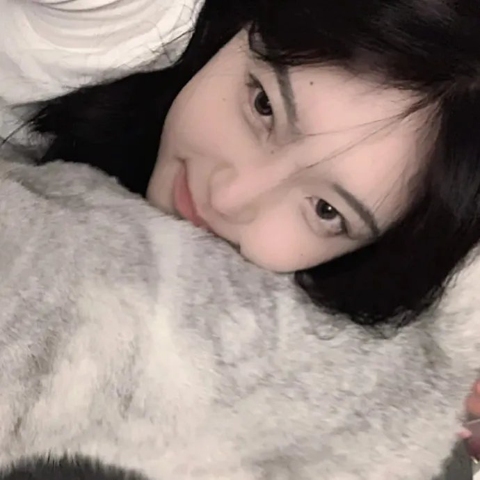 储物柜女孩